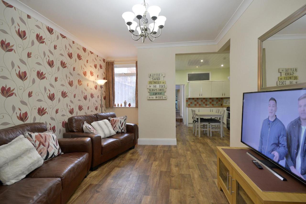 Spacious Modern Ground Floor Apartment, For Up To 6 Guests Scarborough Kültér fotó