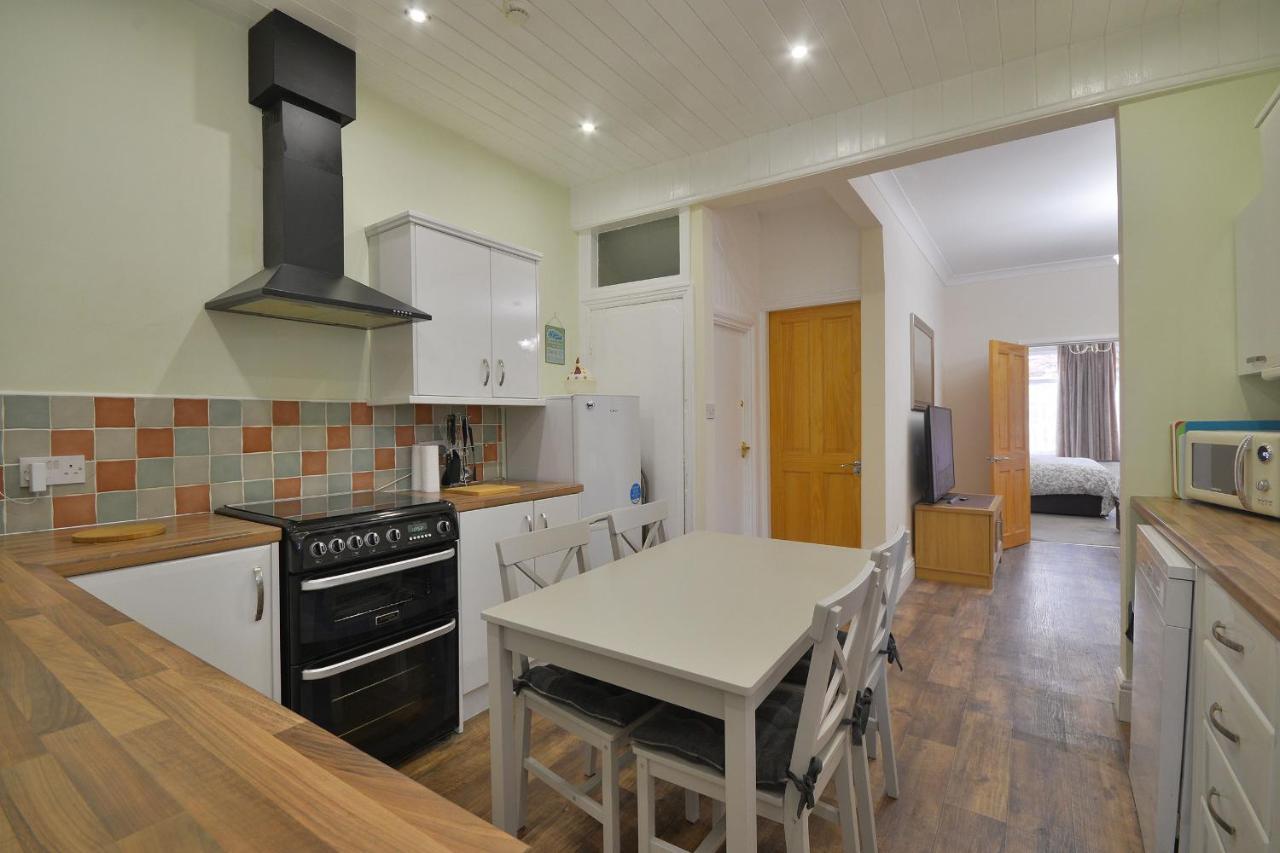 Spacious Modern Ground Floor Apartment, For Up To 6 Guests Scarborough Kültér fotó