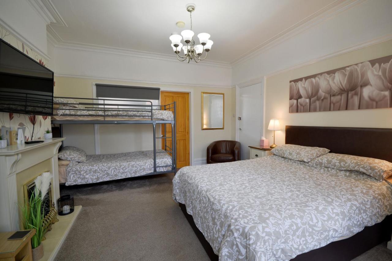 Spacious Modern Ground Floor Apartment, For Up To 6 Guests Scarborough Kültér fotó