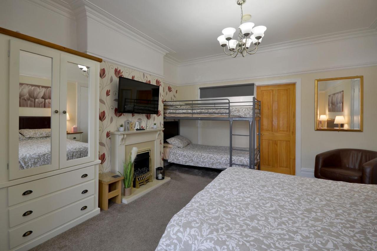Spacious Modern Ground Floor Apartment, For Up To 6 Guests Scarborough Kültér fotó